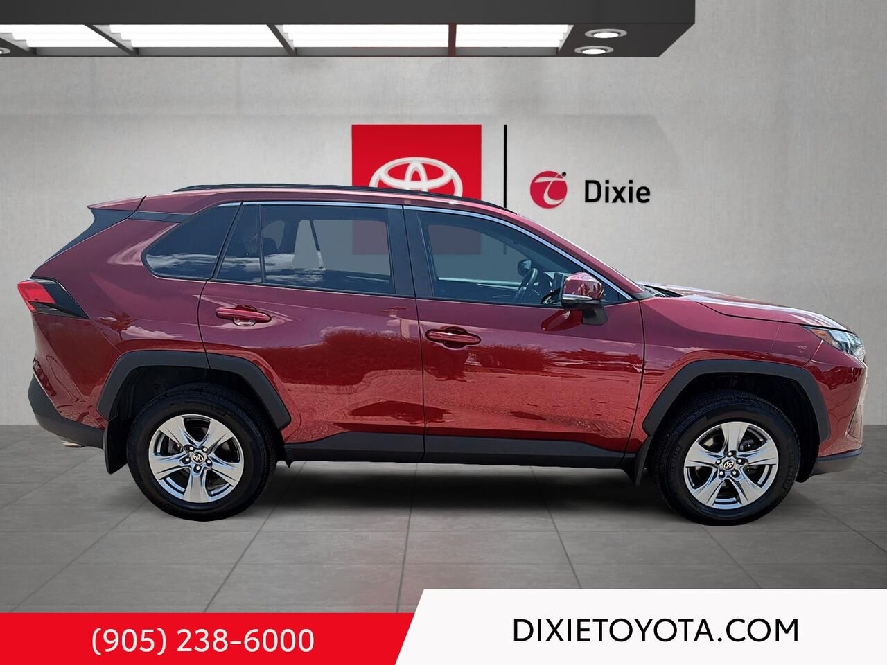 2024 Toyota RAV4 XLE AWD / CLEAN CARFAX / HEATED SEATS / MOONROOF / ALLOY WHEELS / CARPLAY AND ANDROID AUTO Red Mississauga - photo #2