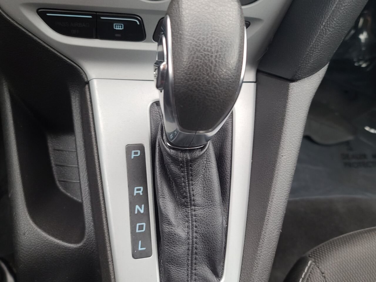 2013 Ford Focus Grey  - photo #20