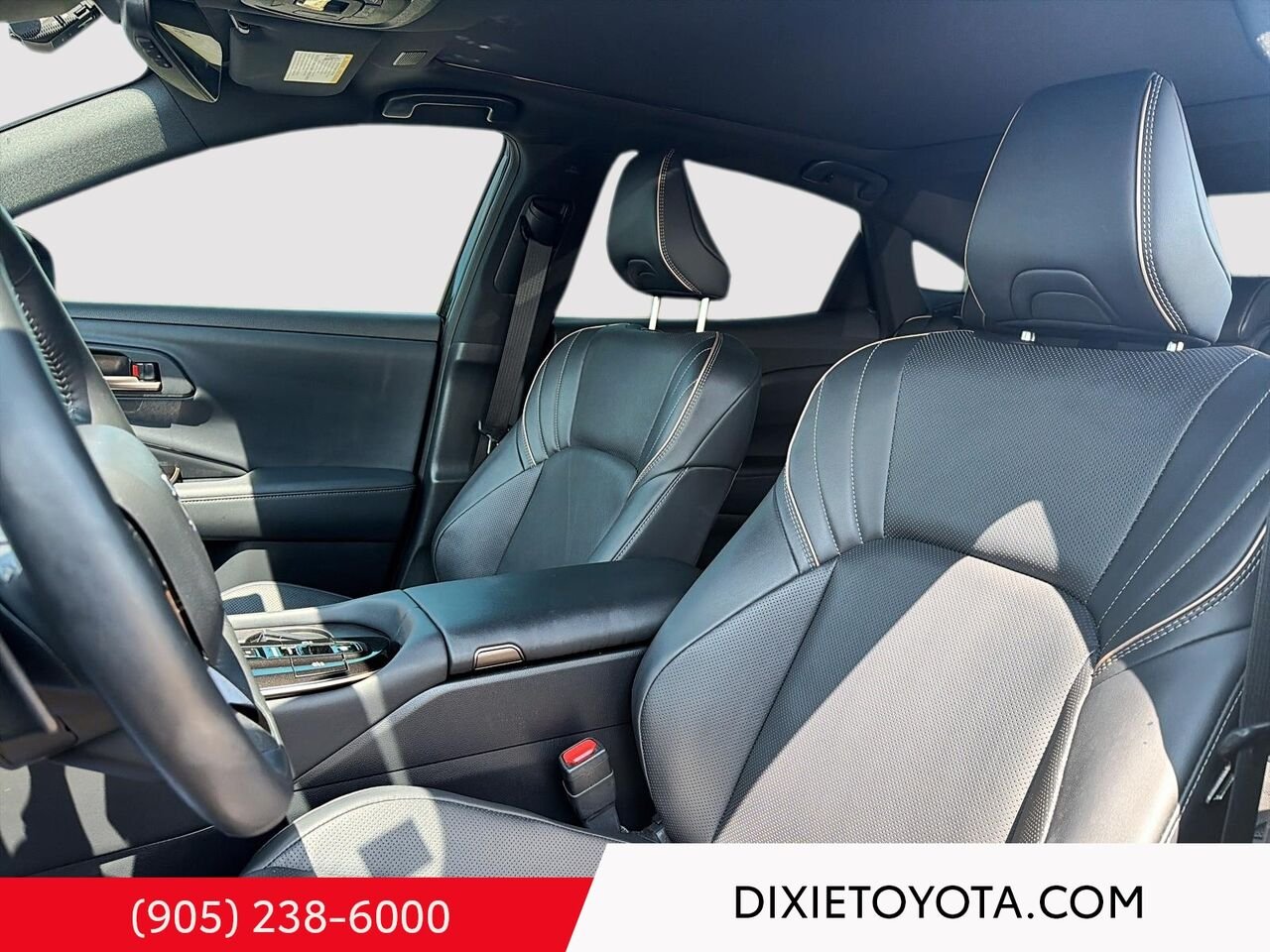 2026 Toyota Crown HYBRID PLATNIUM AWD / CLEAN CARFAX / HEATED AND VENTILATED SEATS / ALLOY WHEELS / CARPLAY AND ANDROID AUTO Mississauga - photo #8