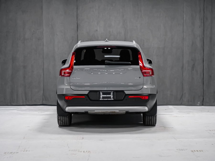 2025 Volvo XC40 B5 CORE BRIGHT CLIMATE Grey