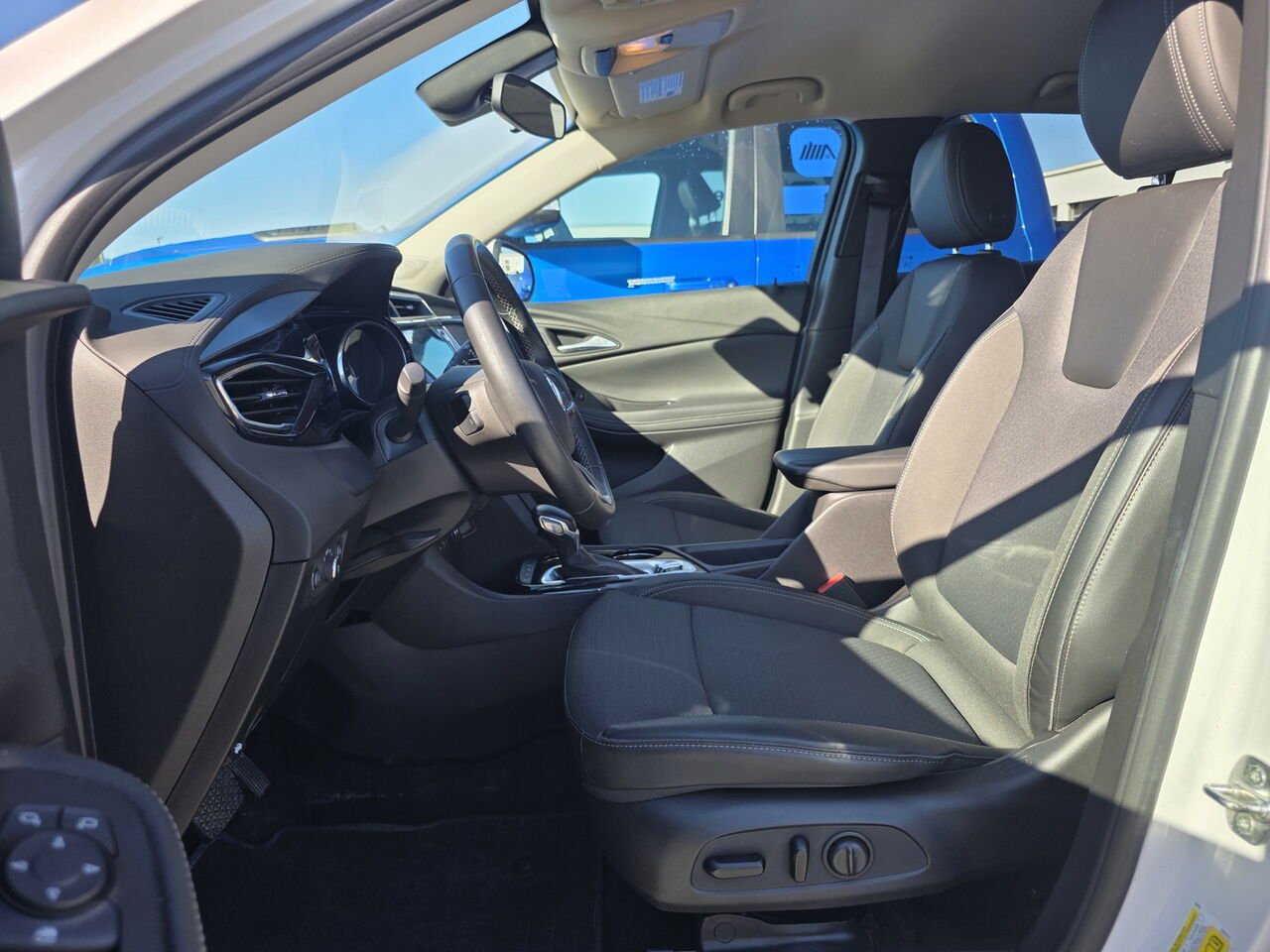 2022 Buick Encore GX Preferred White Rouyn-Noranda - photo #32