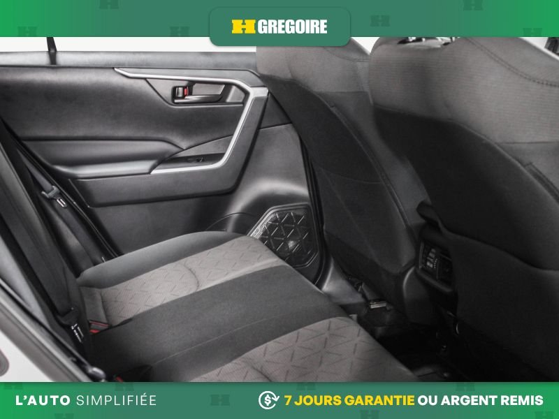 Toyota Rav 4 R3539 | HYBRID LE AWD CAMERA SIEGES CHAUFFANTS 2021 Blanc Laval - photo #20