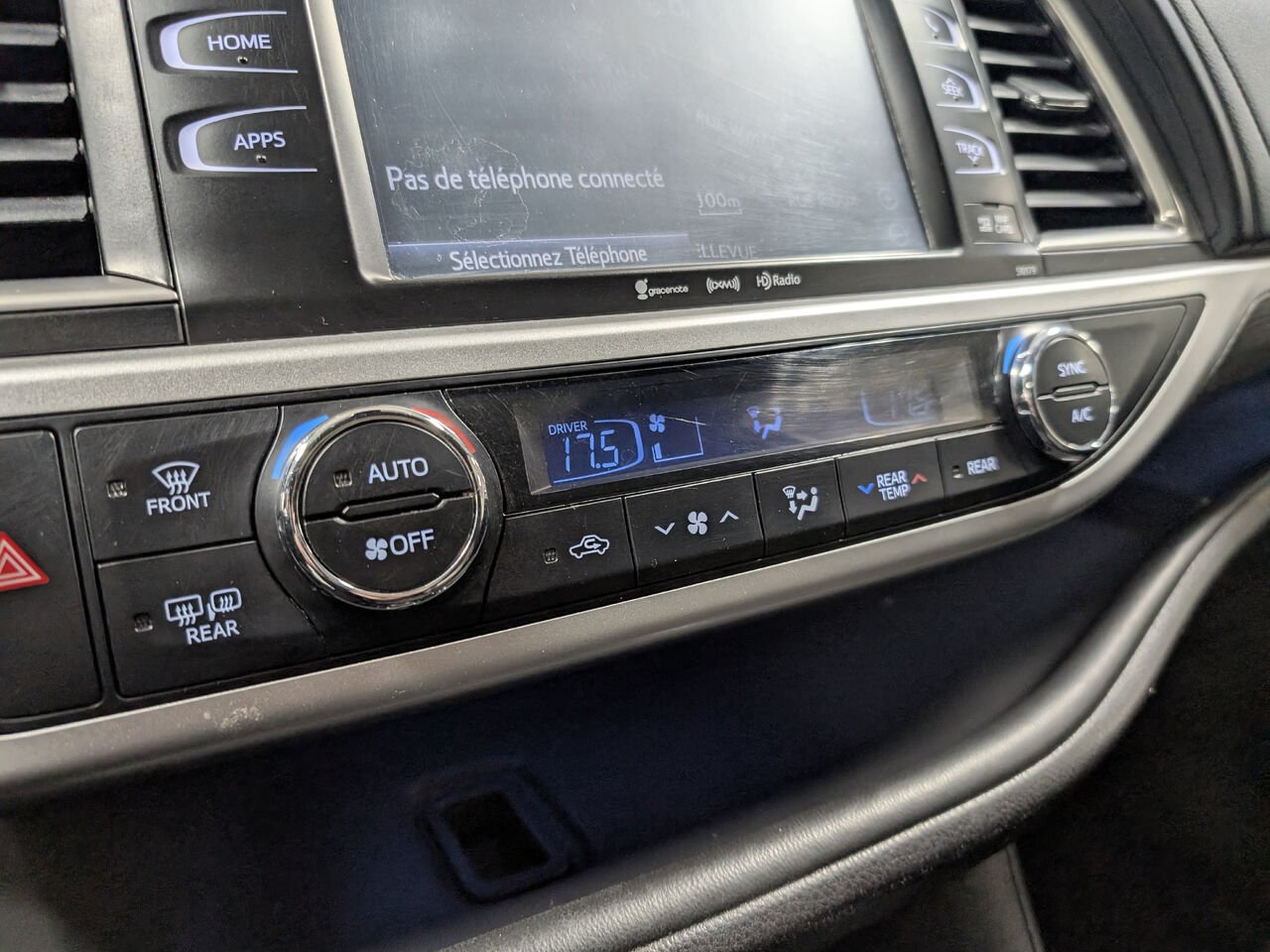 Toyota Highlander XLE/AWD/SIÈGES CHAUFFANTS/BLUETOOTH/AC BIZONE/TOIT OUVRANT 2018 Gris aurore mica Sherbrooke - photo #19