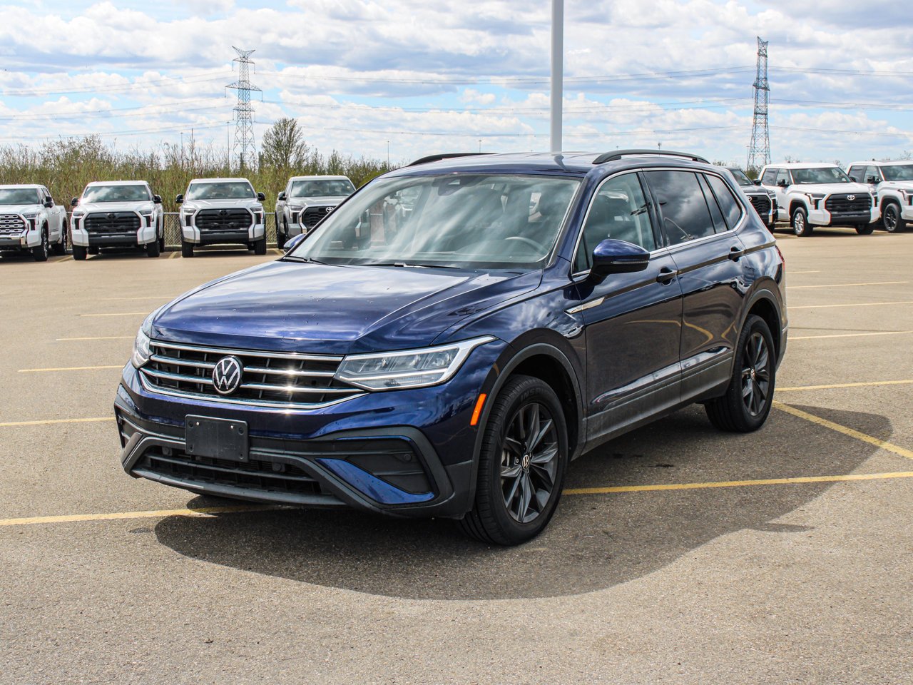 2024 Volkswagen Tiguan Comfortline 4MOTION Blue Sherwood Park - photo #3