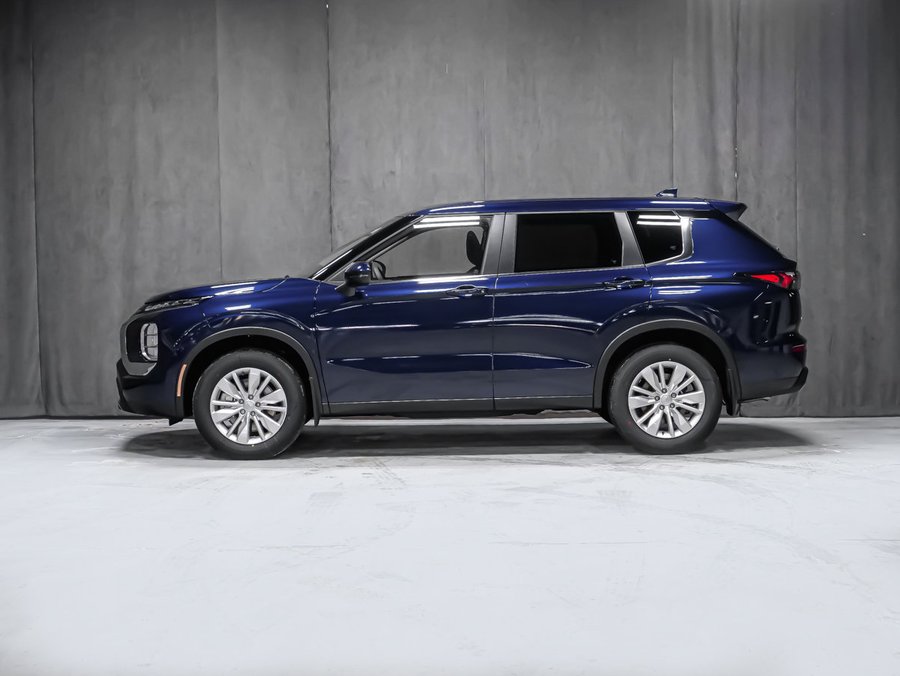 2026 Mitsubishi Outlander ES Cosmic Blue