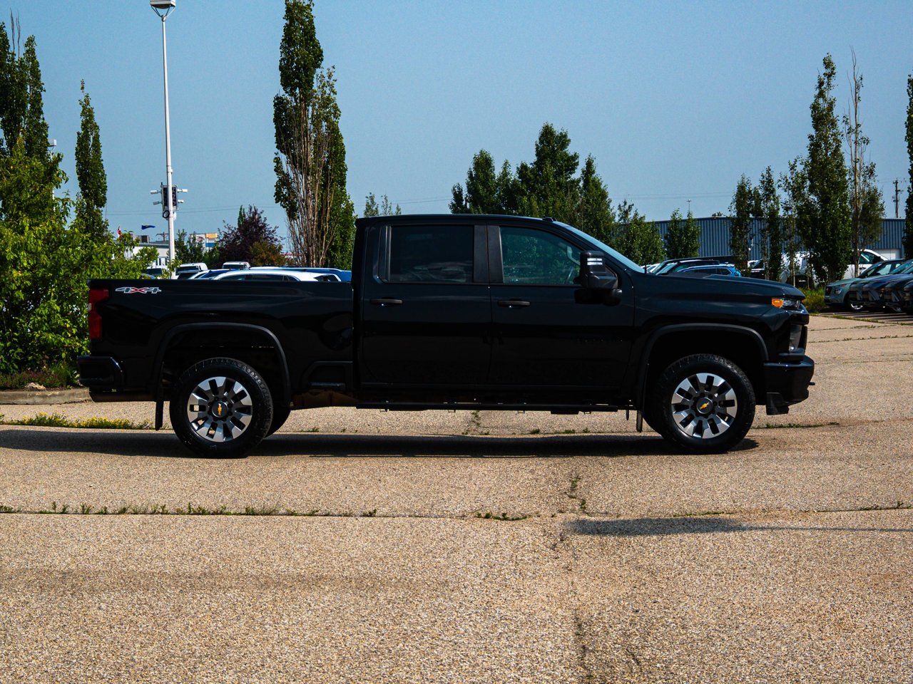 2022 Chevrolet Silverado 2500HD 4WD Crew Cab 159 Custom Black Sherwood Park - photo #13