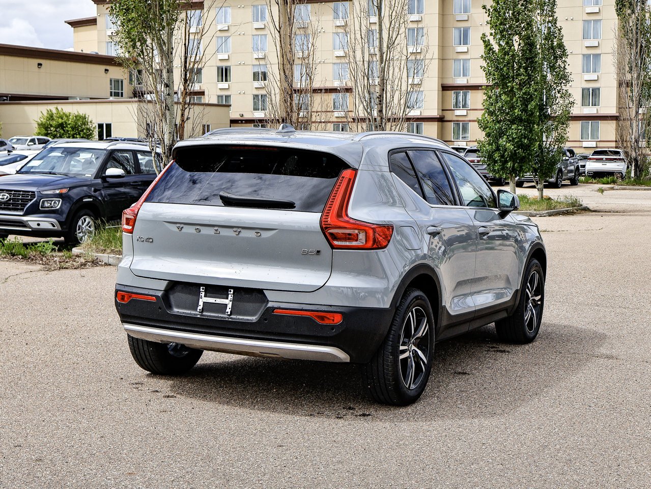 2025 Volvo XC40 B5 AWD Core Bright Theme Grey Sherwood Park - photo #12