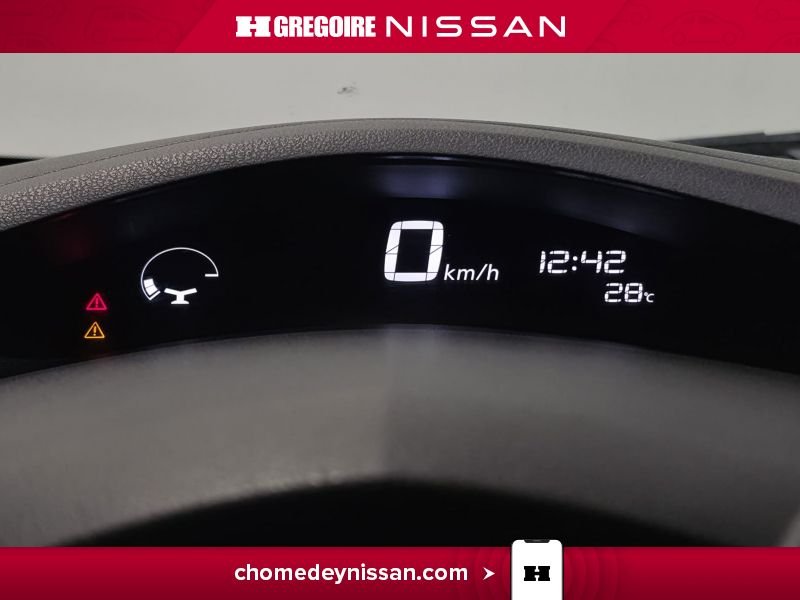 2014 Nissan Leaf Blue Saint-Eustache - photo #18