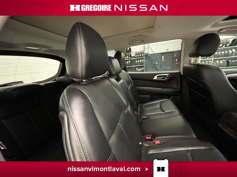 2017 Nissan Pathfinder Grey Laval - photo #17