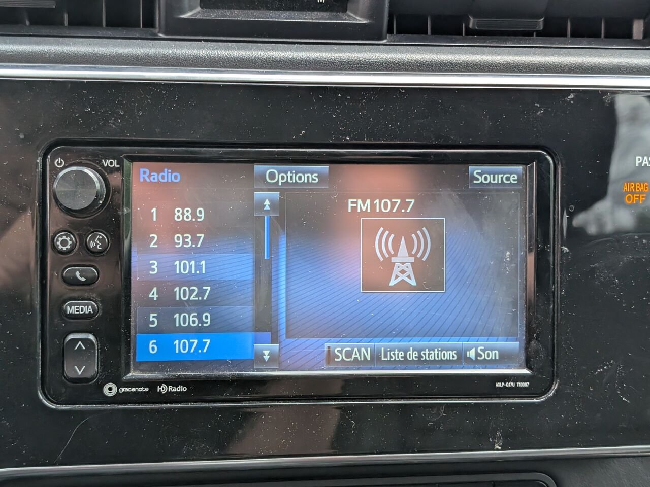 2018 Toyota Corolla iM JTNKARJE2JJ571162 White Sherbrooke - photo #9