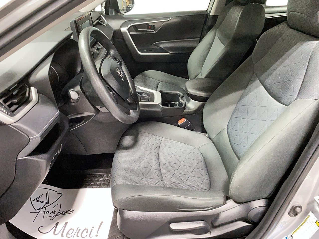 Toyota RAV4 NIV 2T3B1RFV2NW261100 2022 Gris Chicoutimi - photo #8