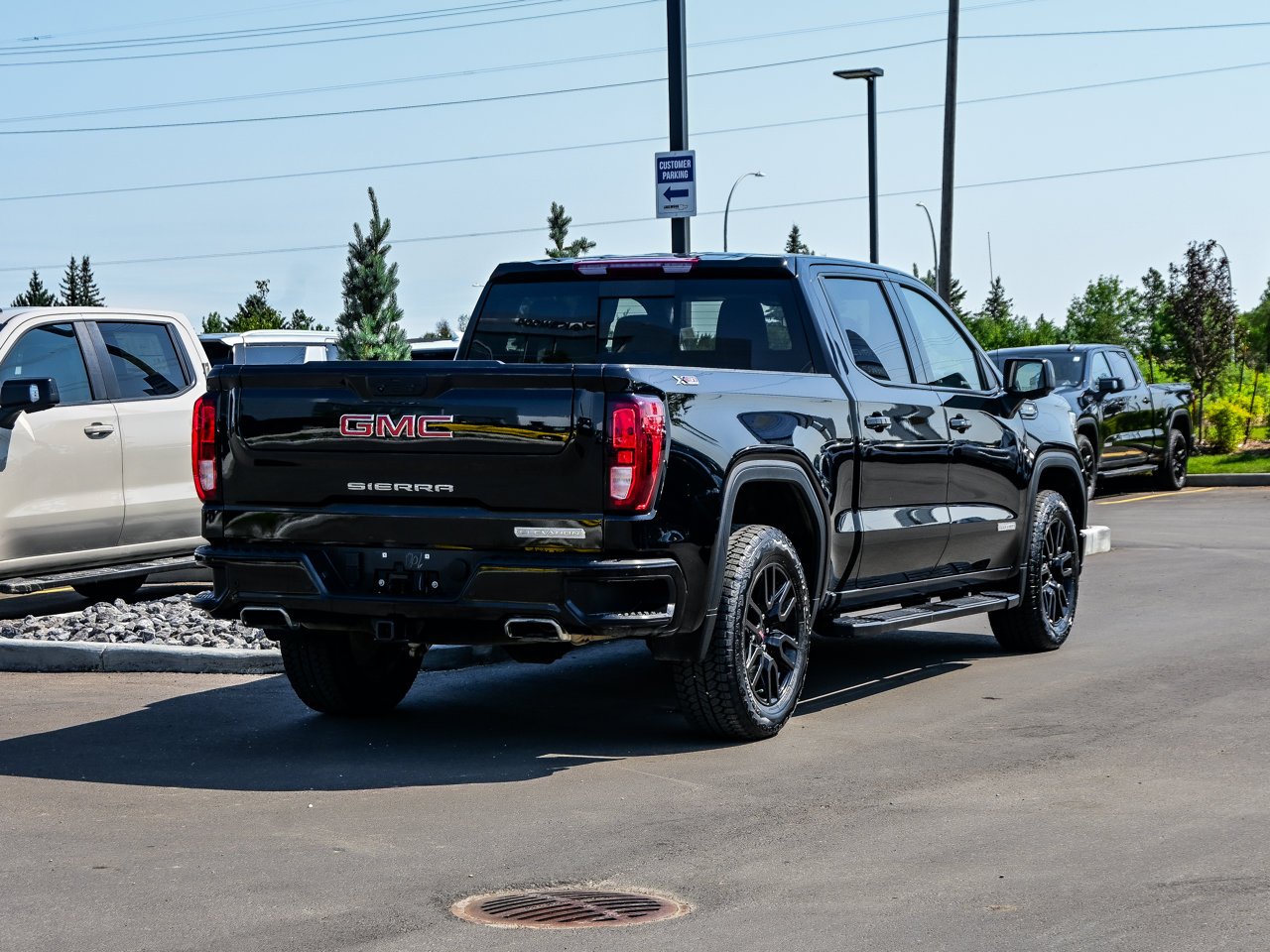2025 GMC Sierra 1500 4WD Crew Cab 147 Elevation Black Sherwood Park - photo #12