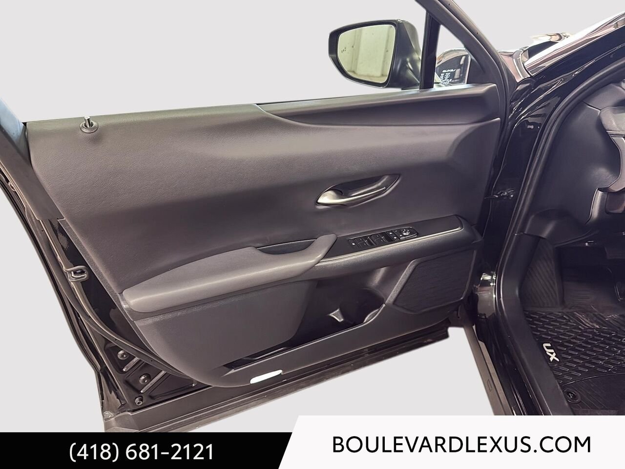 2025 Lexus UX Black Quebec - photo #7