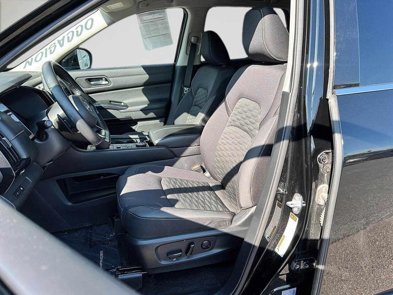 2022 Nissan Pathfinder S Black Québec - photo #8
