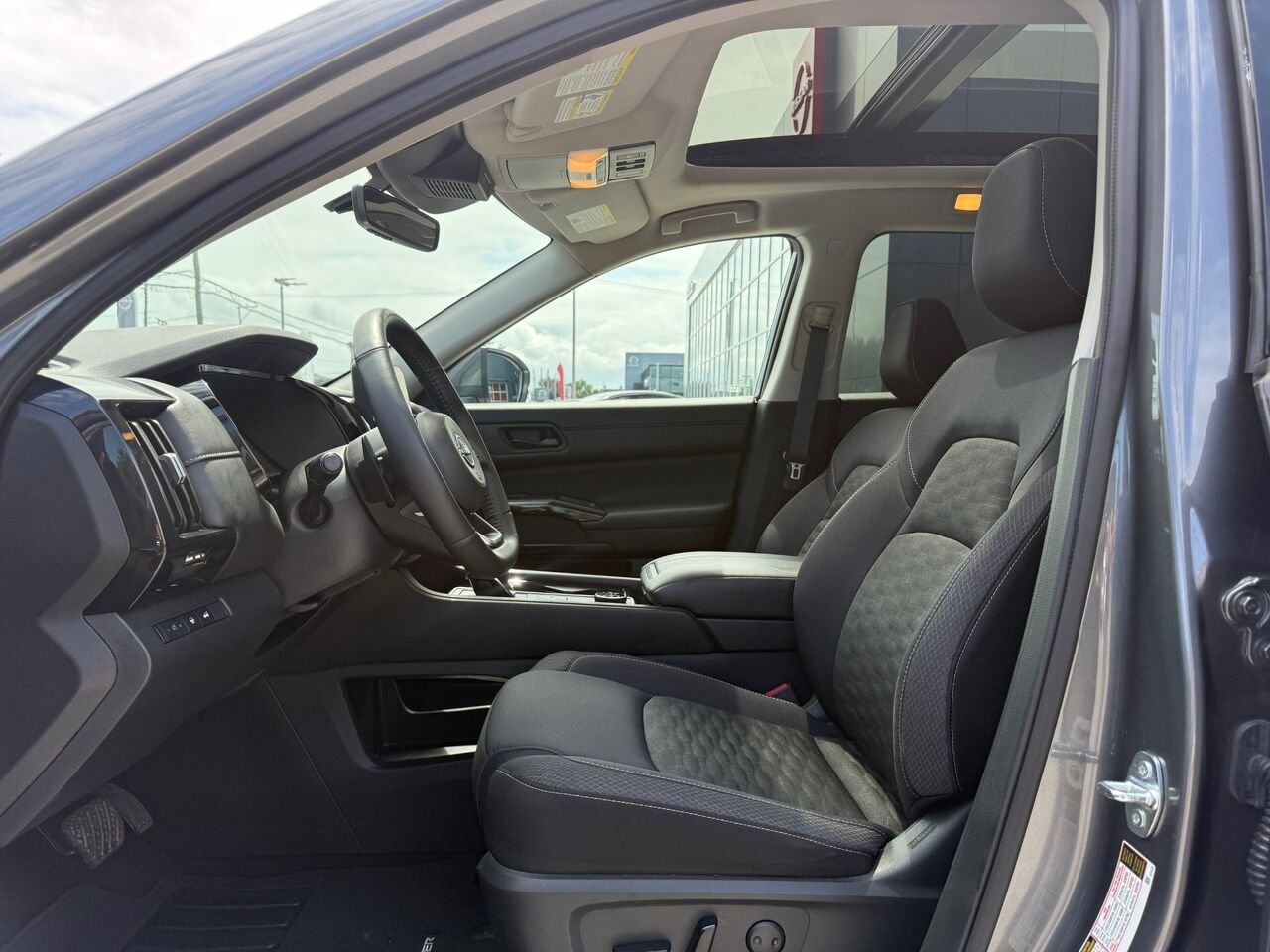 Nissan Pathfinder SV 4RM 2024 Gris Châteauguay - photo #9