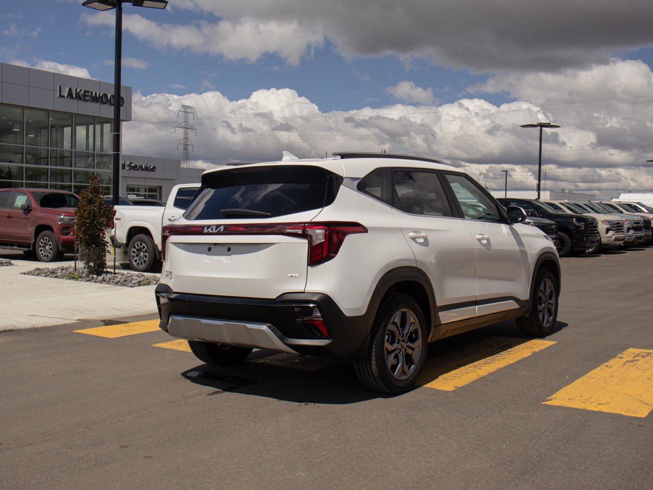 2025 Kia Seltos EX AWD White Sherwood Park - photo #8