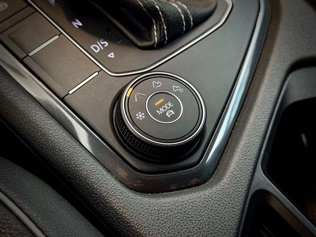 Volkswagen Tiguan 2021 Gris Notre-Dame-des-Prairies - photo #31
