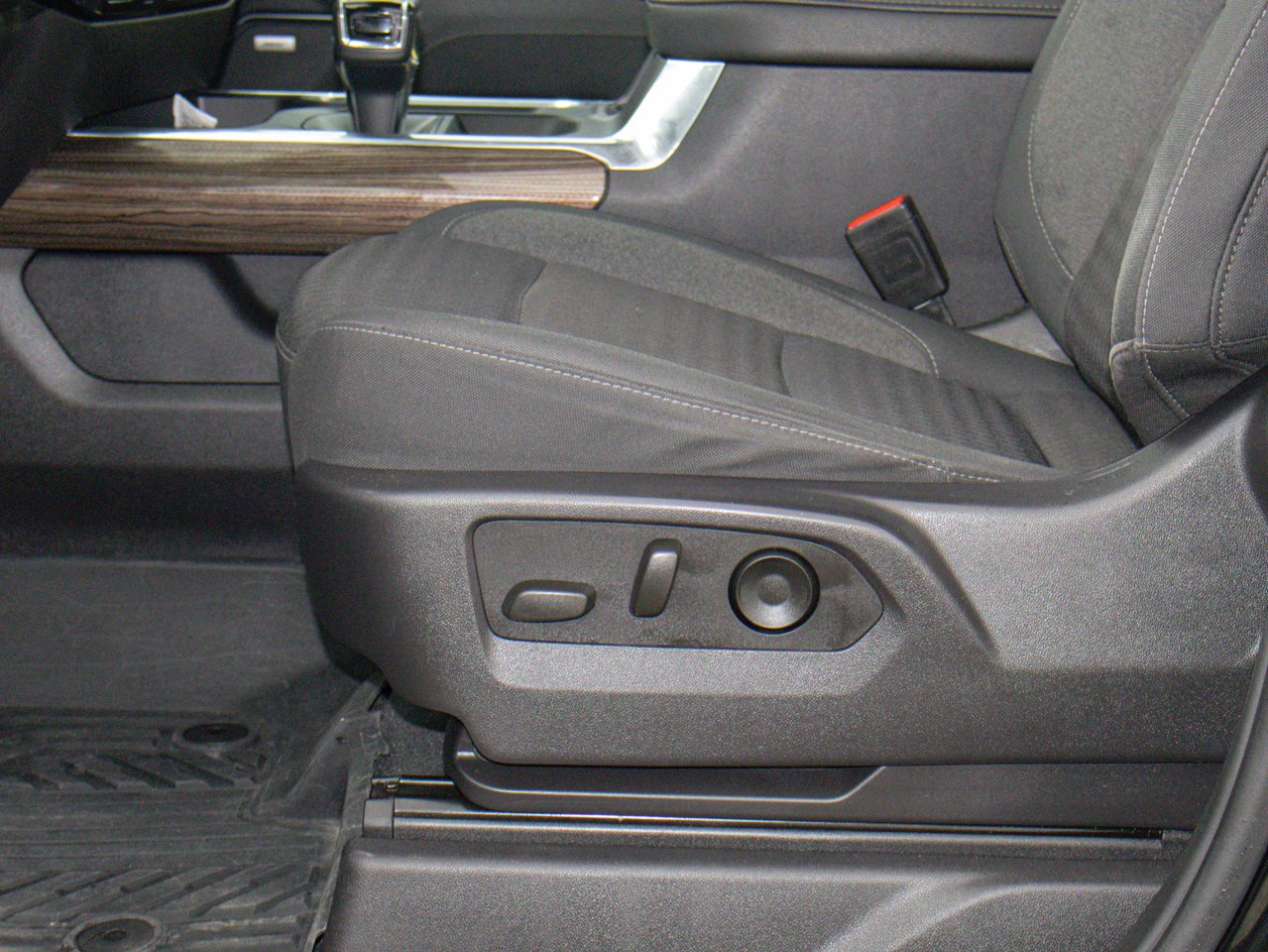 2024 Chevrolet Silverado 1500 4WD Crew Cab 147 RST Black Sherwood Park - photo #18