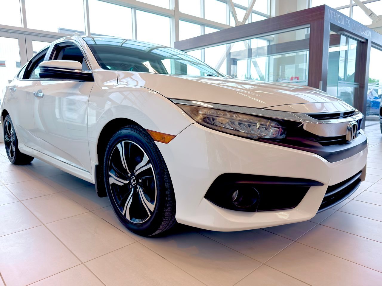 Honda Civic Sedan 2018 Blanc Notre-Dame-des-Prairies - photo #7