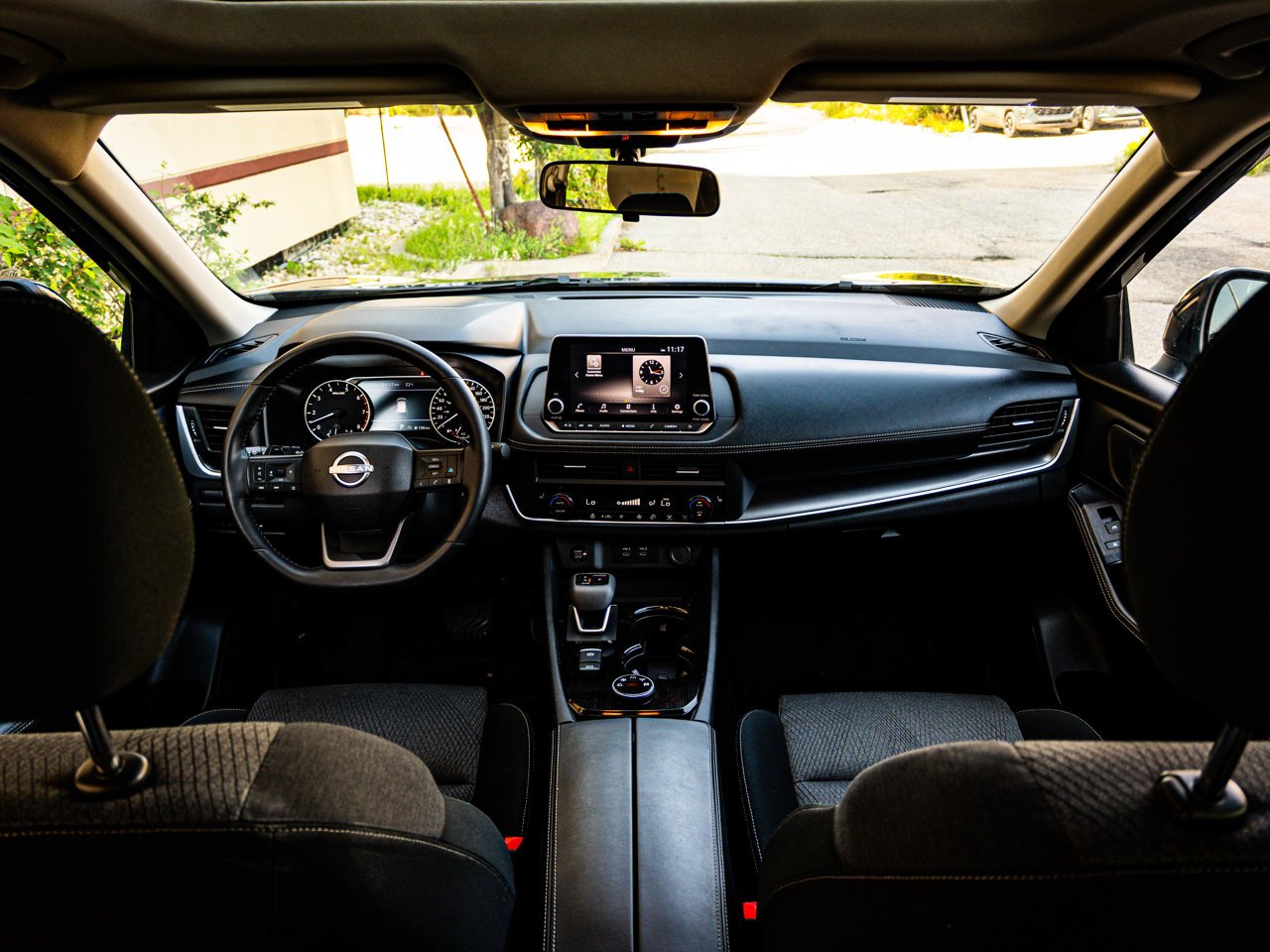 2025 Nissan Rogue AWD SV Moonroof Black Sherwood Park - photo #29