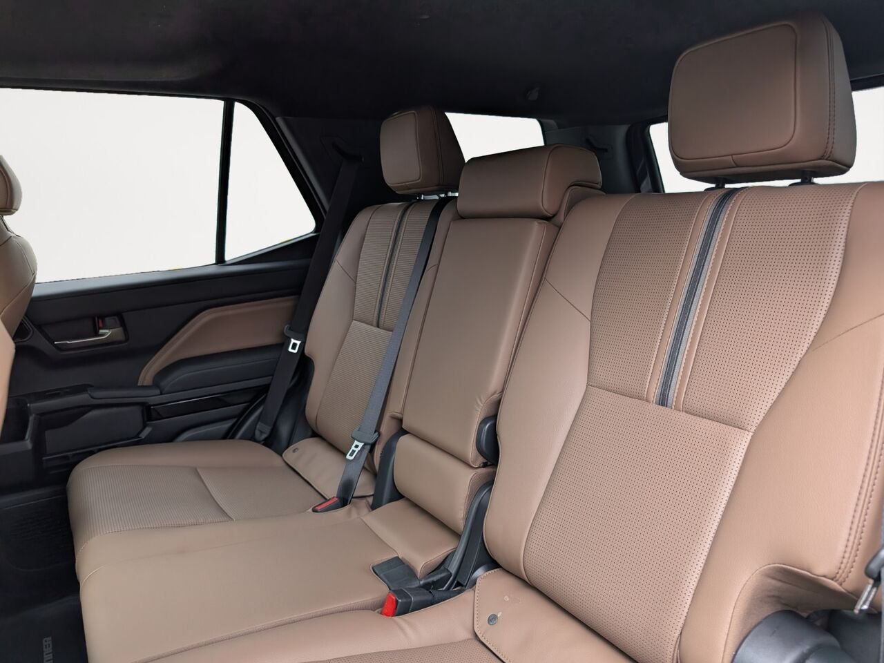 Toyota 4Runner LIMITED/AWD/SIÈGES CHAUFFANTS/TOIT OUVRANT/VOLANT CHAUFFANT/BLUETOOTH/AC BIZONE 2025 Gris Underground Sherbrooke - photo #8
