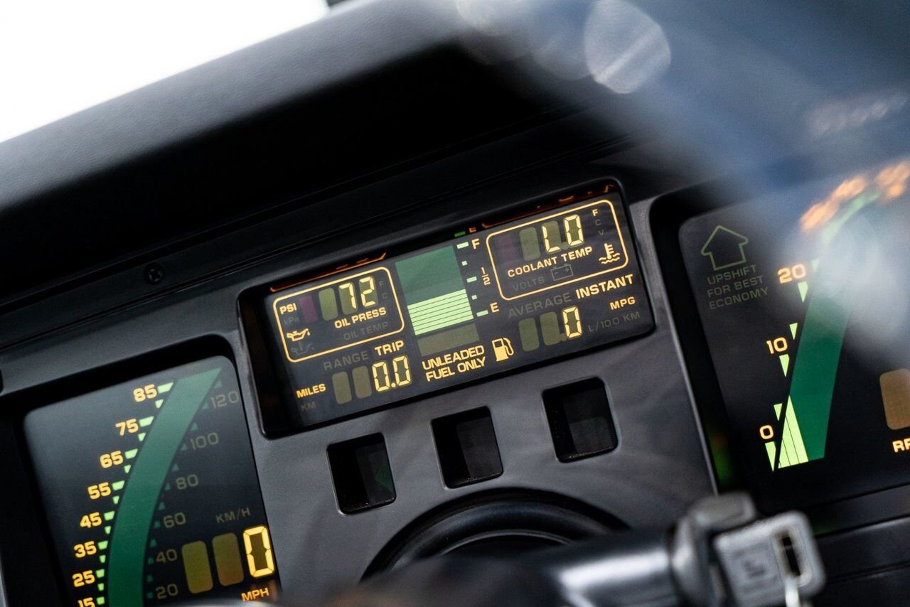 1986 Chevrolet Corvette Pace Car livery with only 17,380km (10,800miles) Yellow Montreal - photo #115