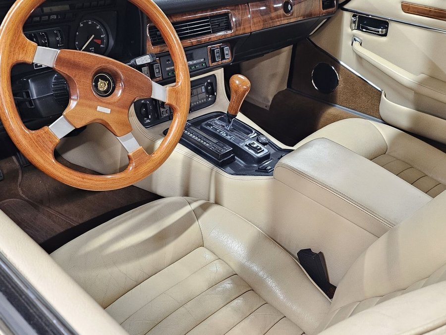 Jaguar XJ 1986 1986 Noir