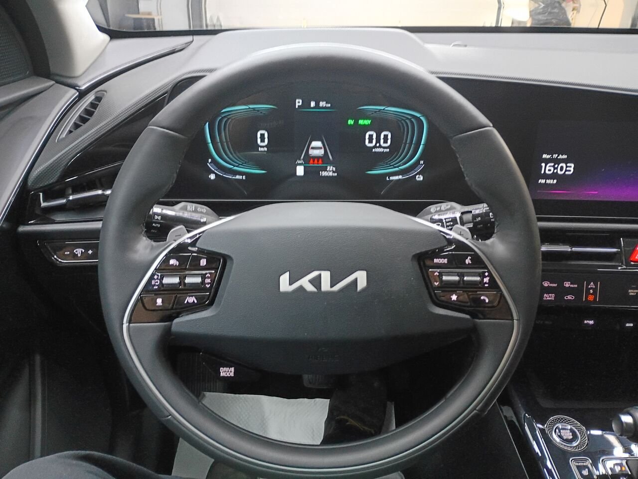 2025 Kia Niro Aurora Black Pearl Blainville - photo #23
