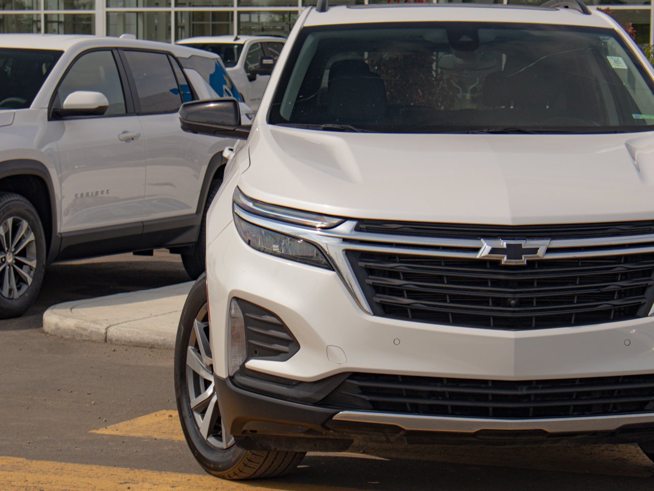 2022 Chevrolet Equinox AWD 4dr LT w/1LT White Sherwood Park - photo #4