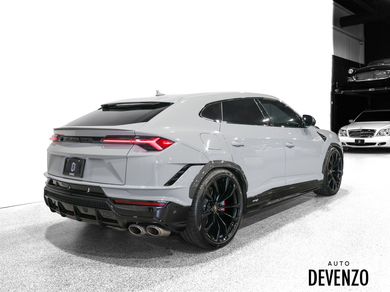 Lamborghini Urus 2024 Gris Saint-Eustache - photo #2