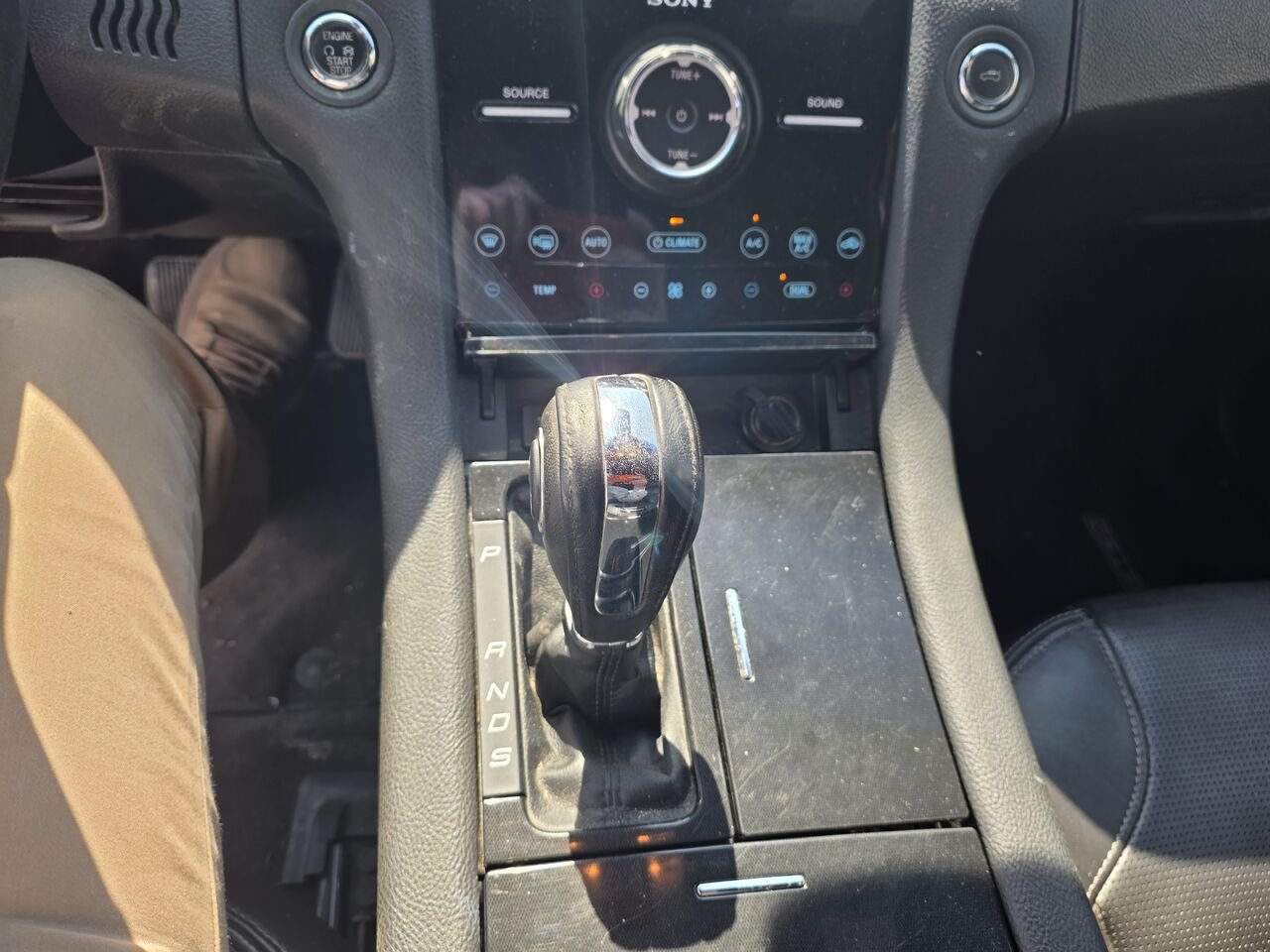 2016 Ford Taurus Black  - photo #16