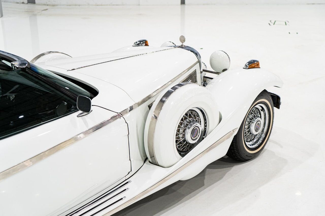 1981 Phillips Motor Car Berlina Coupe Only 1 of 78 produced. Very rare | PRIX EN USD White Montreal - photo #34