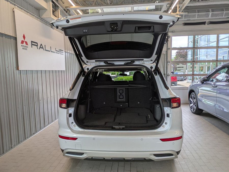 2024 Mitsubishi Outlander SE AWD White