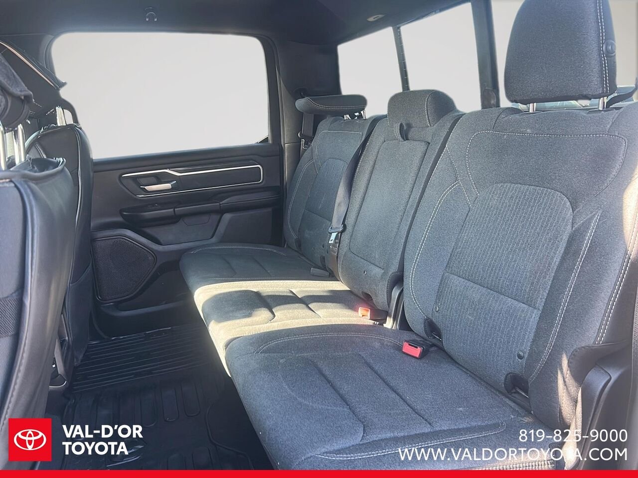 2019 Ram 1500 Big Horn cabine d'équipe 4x4 caisse de 6 pi 4 po Black Val-d'Or - photo #8