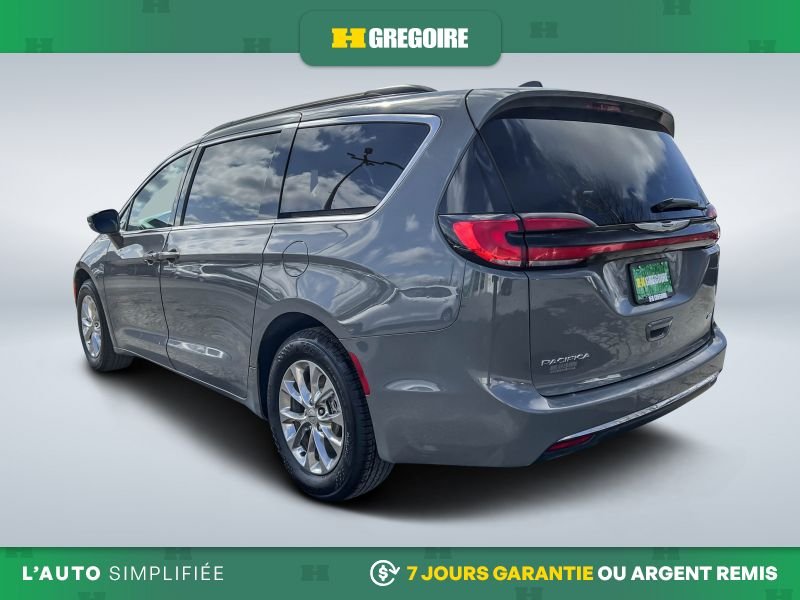 2022 Chrysler Pacifica Grey Laval - photo #5