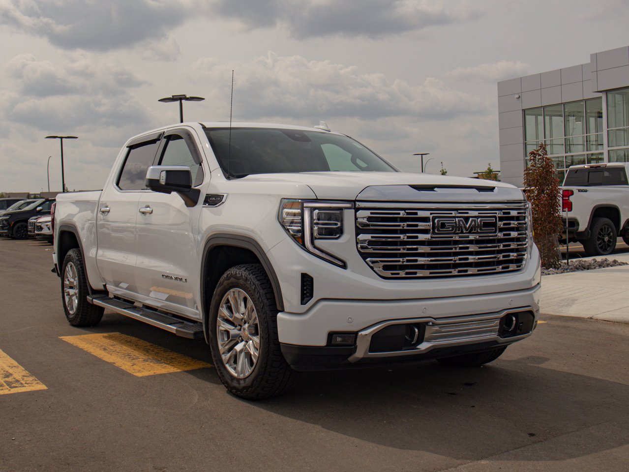 2024 GMC Sierra 1500 4WD Crew Cab 147 Denali White Sherwood Park - photo #13