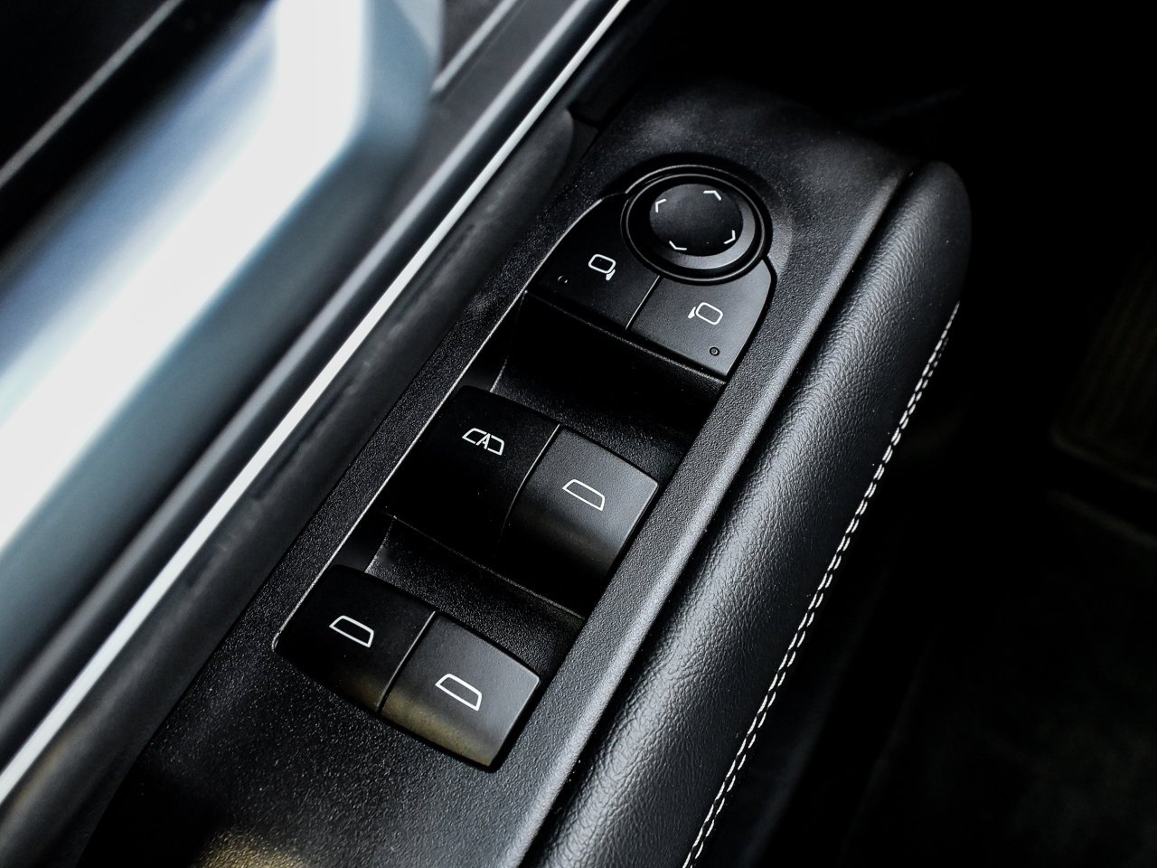 2026 GMC Terrain AWD 4dr Elevation White Sherwood Park - photo #17