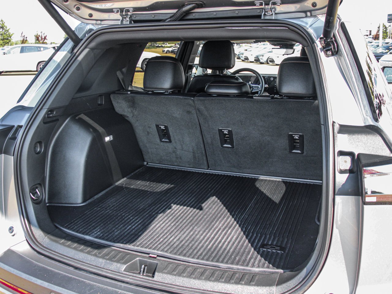 2026 Chevrolet Equinox AWD 4dr ACTIV Grey Sherwood Park - photo #7