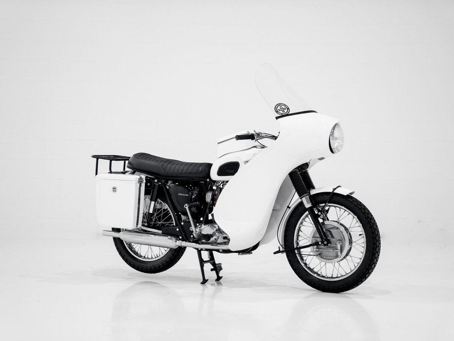 1968 Triumph Trophy TR6P Saint 1968 White