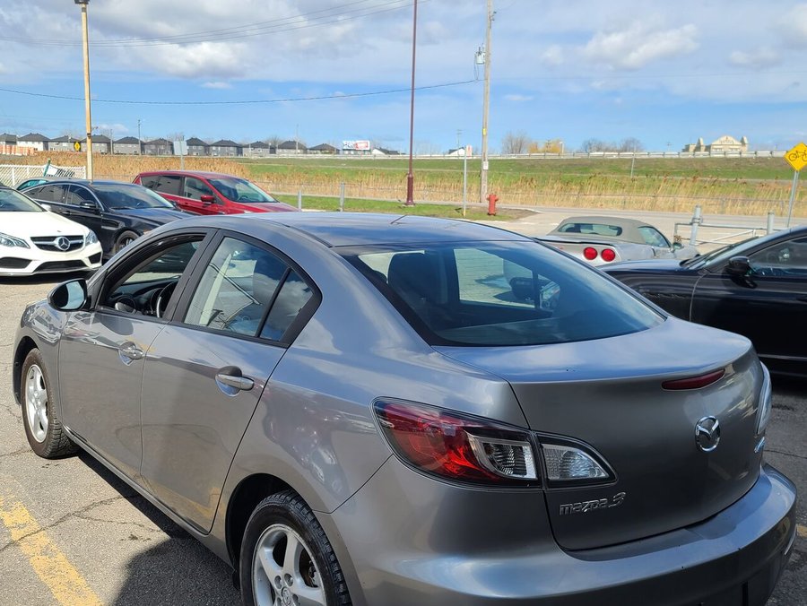 2013 Mazda Mazda3 2013 Grey