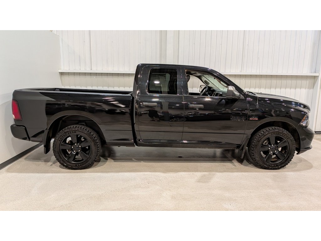 2018 Ram 1500 Express 4x4 Quad Cab 6'4" Box *Ltd Avail* Black Val-David - photo #7