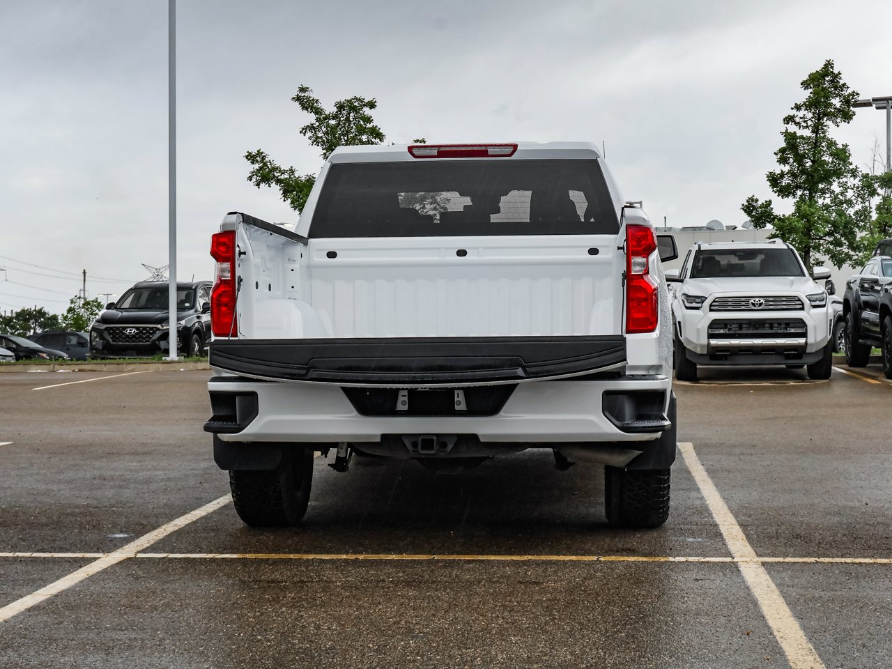 2025 Chevrolet Silverado 1500 4WD Crew Cab 147 Custom White Sherwood Park - photo #8