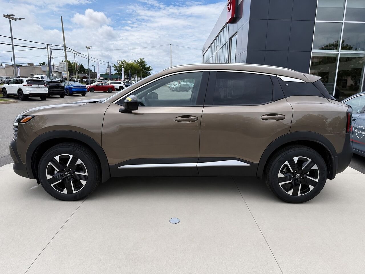 2026 NISSAN Kicks KICKS SV PRIVILEGE AWD Canyon Bronze Metallic Châteauguay - photo #1