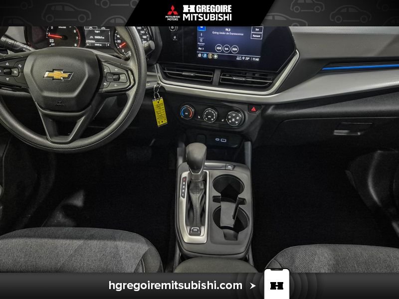 2025 Chevrolet Trax White Laval - photo #24