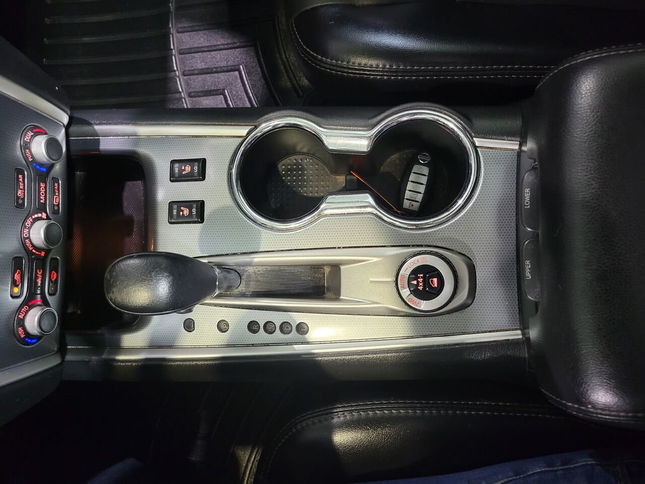 2018 Nissan Pathfinder Black  - photo #32