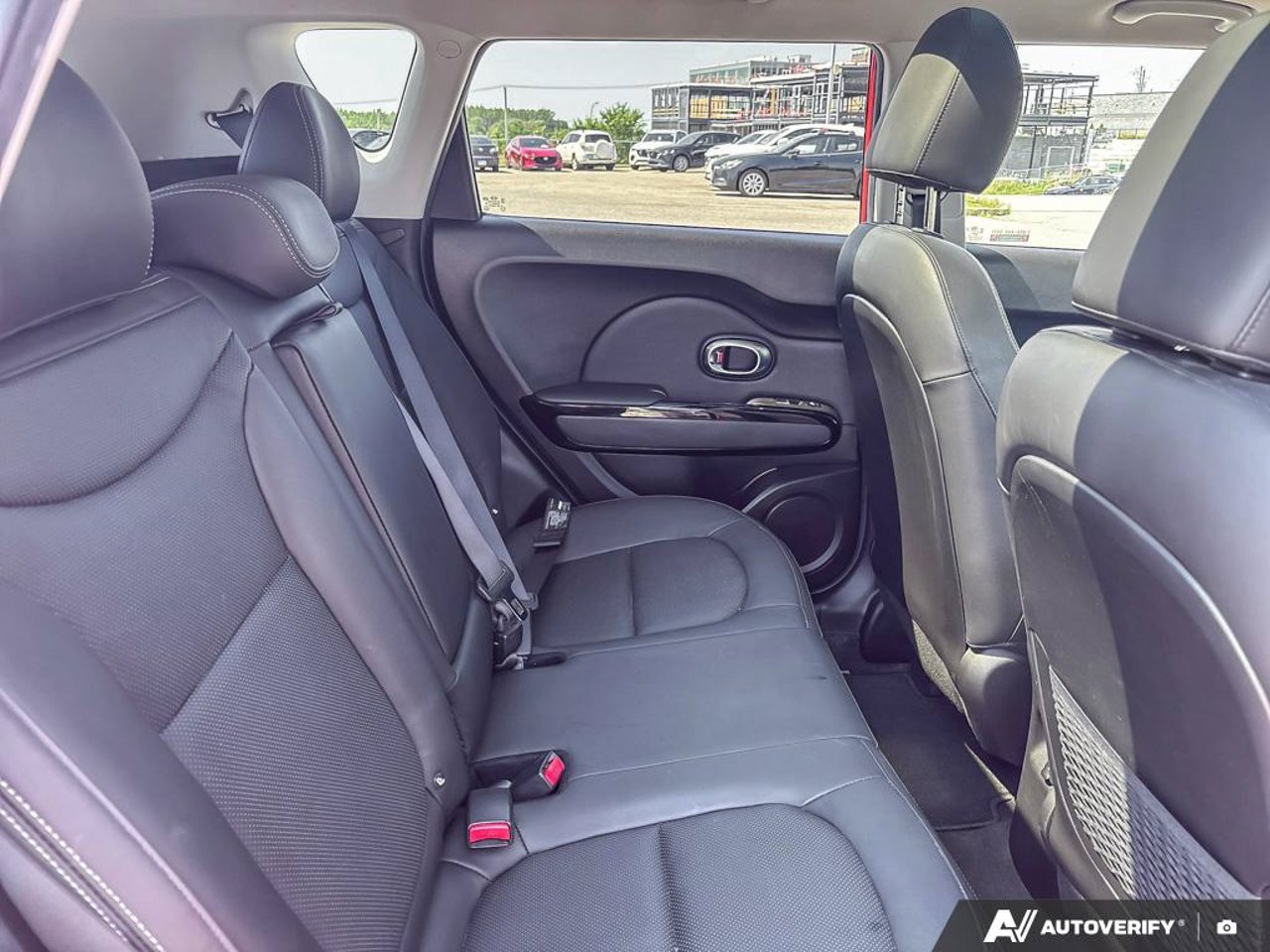 Kia Soul KNDJP3A51J7582744 2018 Rouge Mirabel - photo #25