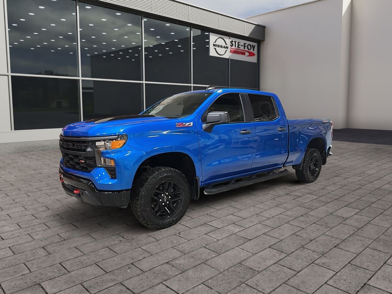 2024 Chevrolet Silverado 1500 Blue Québec - photo #0