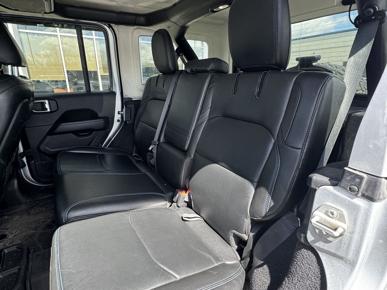 2022 Jeep Wrangler 4xe RUBICON Silver Granby - photo #11