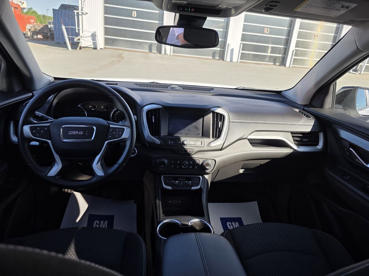 GMC Terrain SLE 2023 Blanc Rouyn-Noranda - photo #14