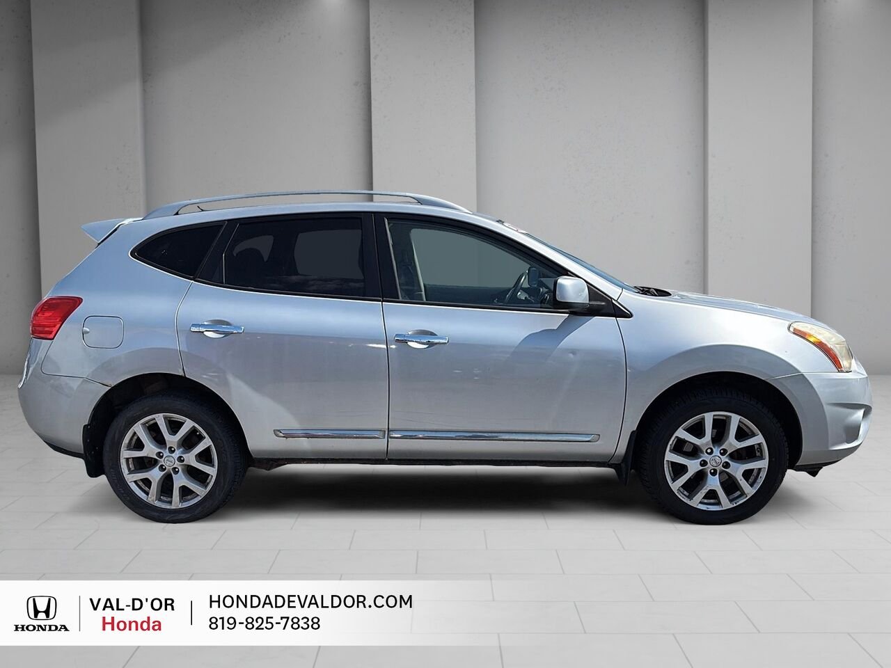 Nissan Rogue AWD 4dr SV 2012 Argent Val-d'Or - photo #4